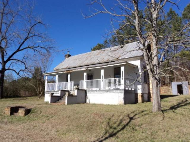32+/- Acres with Farmhouse : Heflin : Cleburne County : Alabama