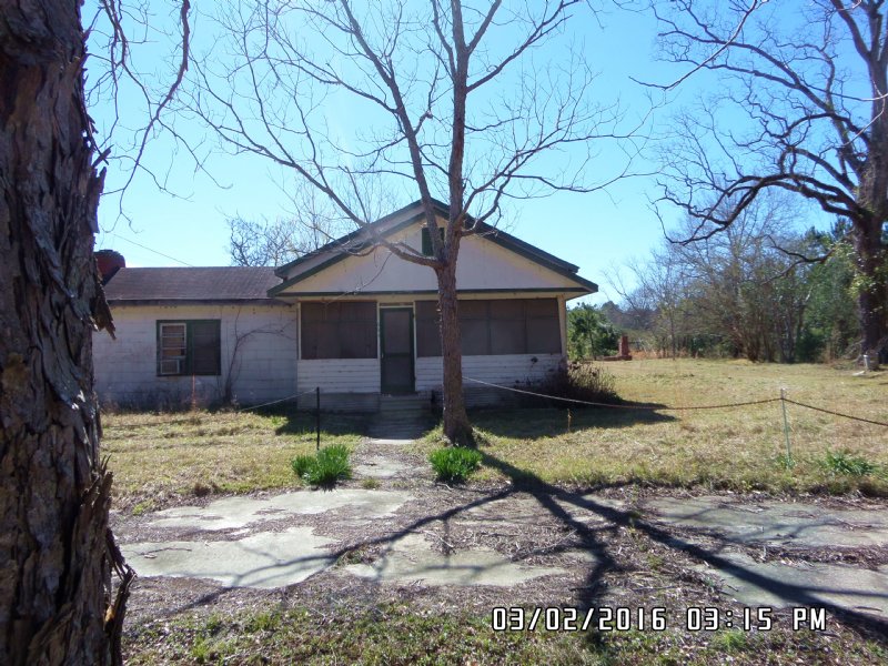 10 Acres Of Quality Land With Home Farm for Sale in Jesup, Wayne