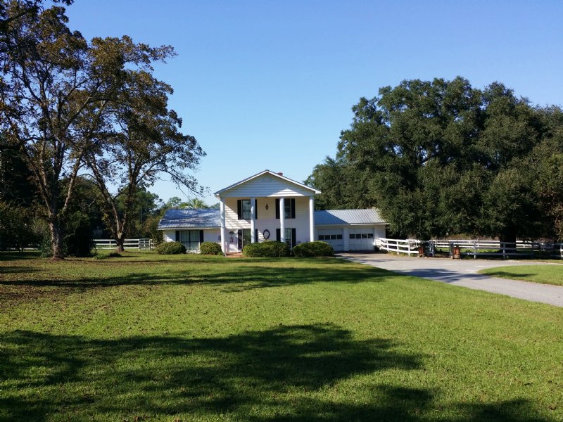 29 Acre Horse Farm Farm for Sale in Jesup, Wayne County,