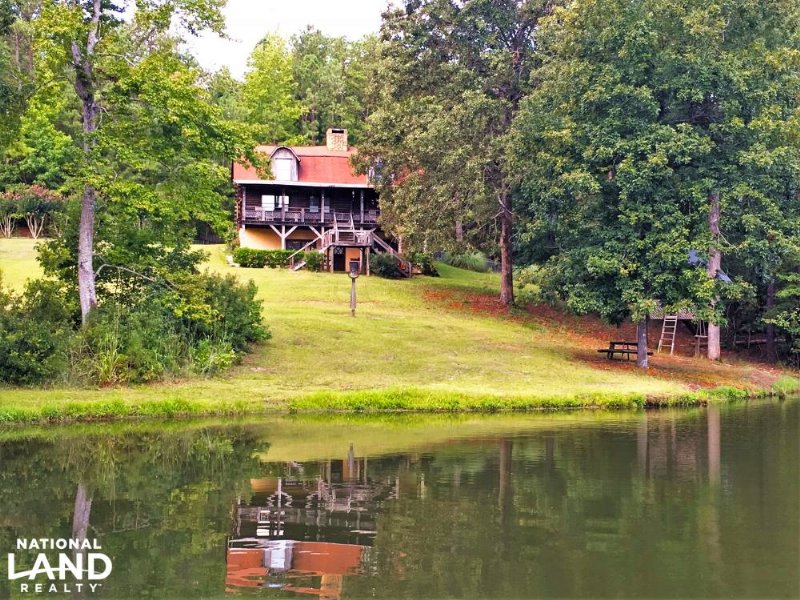 Log Home with Private Lake, Farm for Sale in South Carolina, 113173 FARMFLIP