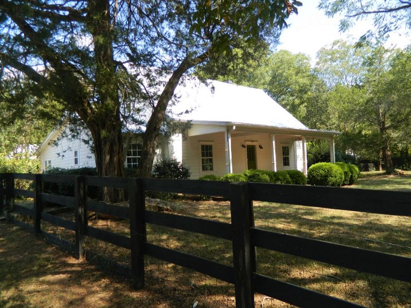 Beautiful Horse Farm On 7.3 Acres, Farm for Sale in 116019