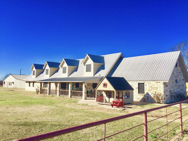 2 Story 5 Bedroom House On 11 Acres Farm For Sale In Sulphur Springs Hopkins County Texas 121457 Farmflip