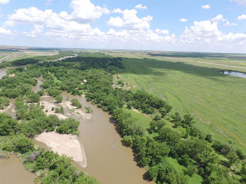 Ogallala's South Platte River Ranch Farm for Sale in Ogallala, Keith