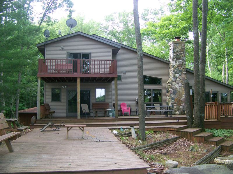 Strawberry Lake Lodge : Evart : Osceola County : Michigan