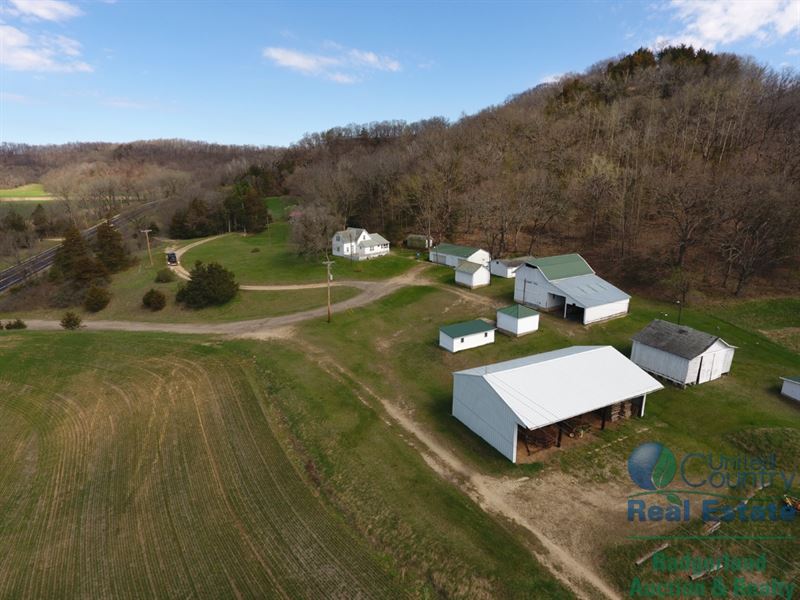 Charming Farmhouse & Deer Hunting, Farm for Sale in Wisconsin, 126031