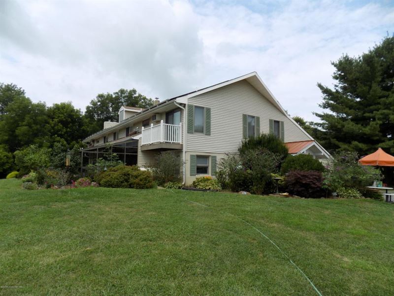 Organic Berry Farm W/Bed & Brkfast : Millstone : Monmouth County : New Jersey