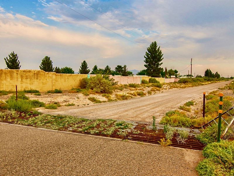 Ranch with Electricity in City, Farm for Sale by Owner in New Mexico