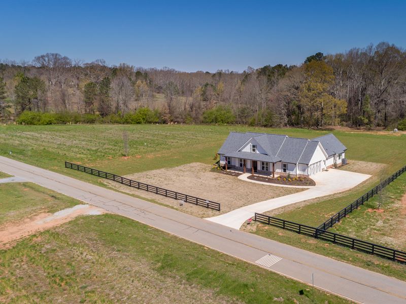 New Construction Farmhouse On 5+ Ac, Farm for Sale in 128746
