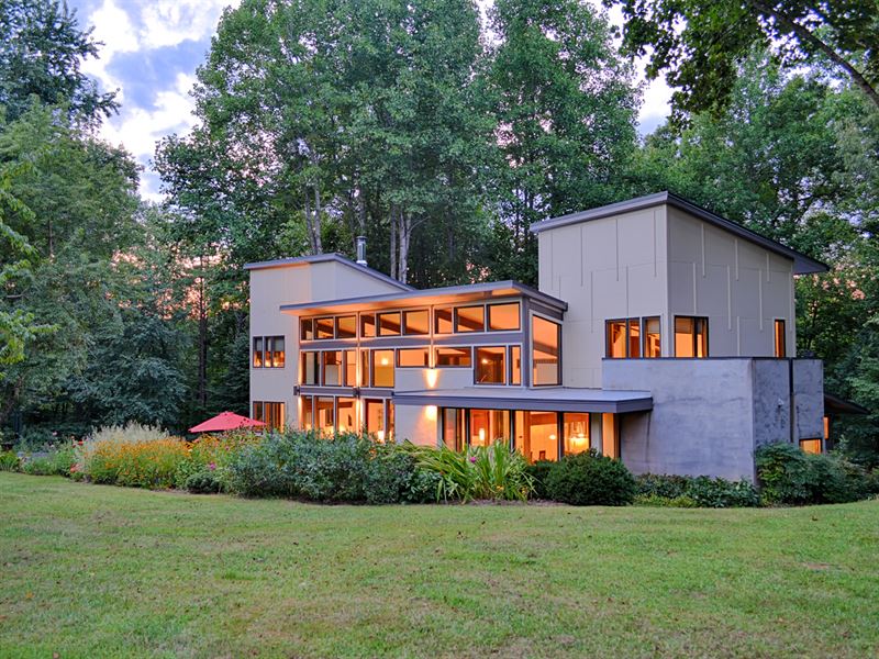 Contemporary Home in Va : Lovingston : Nelson County : Virginia