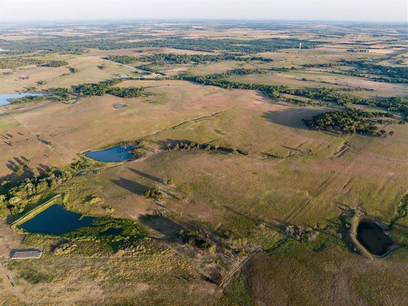 322 Acres Grazing, Hunting : Howard : Elk County : Kansas