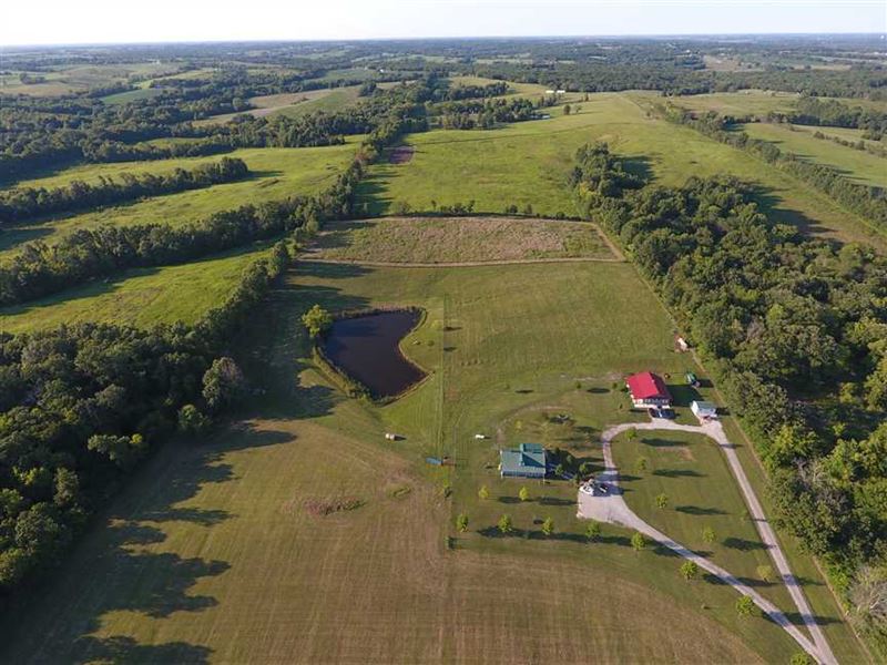 Very Nice House and Barn on 14 Acr : Trenton : Grundy County : Missouri