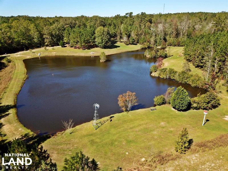 Peterman TurnKey Lodge & Lake Retr Farm for Sale in Peterman, Monroe