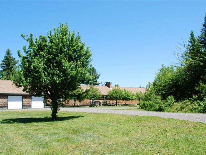 Bennett Hill Lodge : Parkman : Piscataquis County : Maine