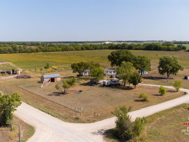 Country Home with Acreage, Farm for Sale in Kansas, 139867 FARMFLIP