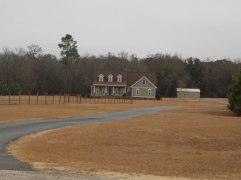 Beautiful Country Home with Acreage, Farm for Sale in 141661 FARMFLIP