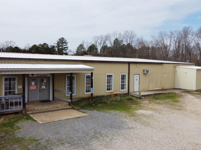 Bowling Alley with 7 ac : Doniphan : Ripley County : Missouri