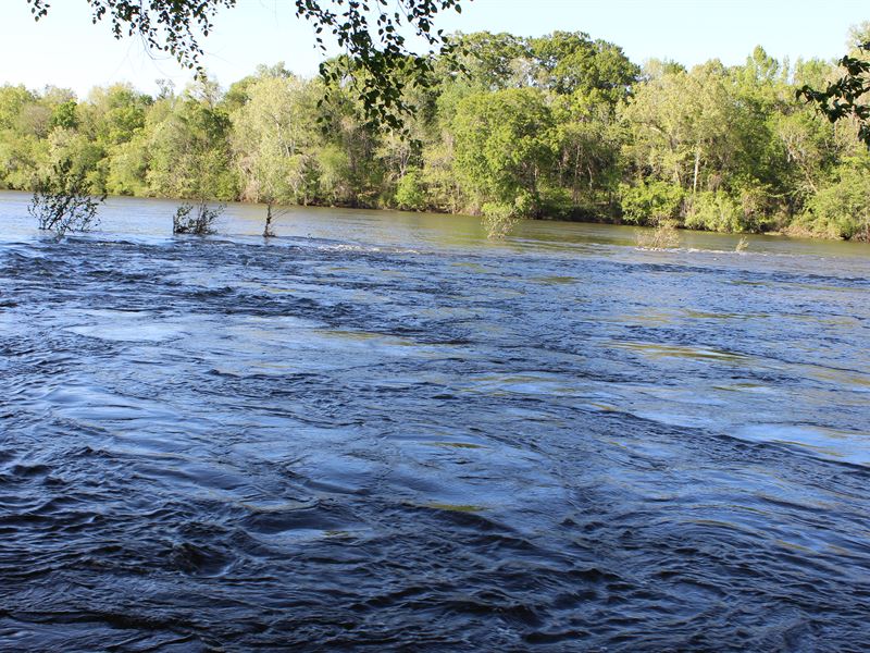 River Frontage Adjoining The City : Wetumpka : Elmore County : Alabama