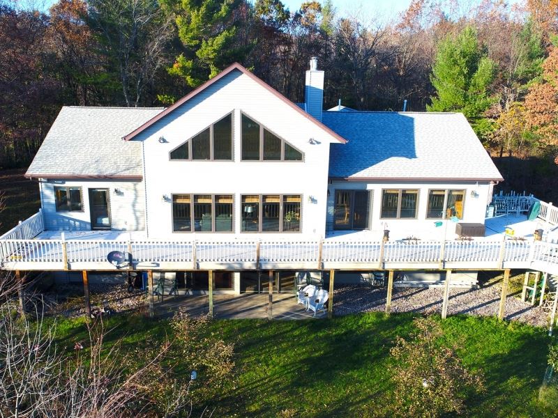 Home For Sale With Acreage In Iola Farm for Sale in Iola, Waupaca