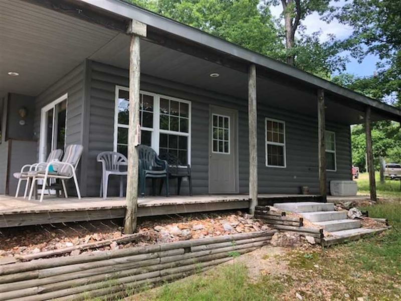 Amazing Secluded Cabin, Lake And Farm for Sale in Cole Camp, Benton County, Missouri 152662