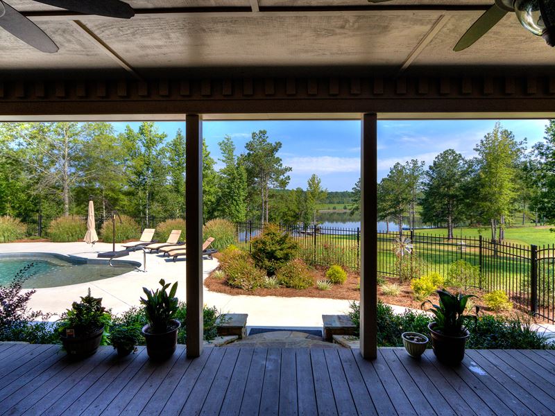 Lake, Wildlife, Home and 105 Acres : Cedartown : Polk County : Georgia