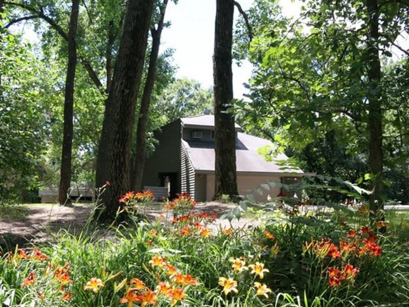 Amazing 7 Acres Off Quiet Road : Black Earth : Dane County : Wisconsin