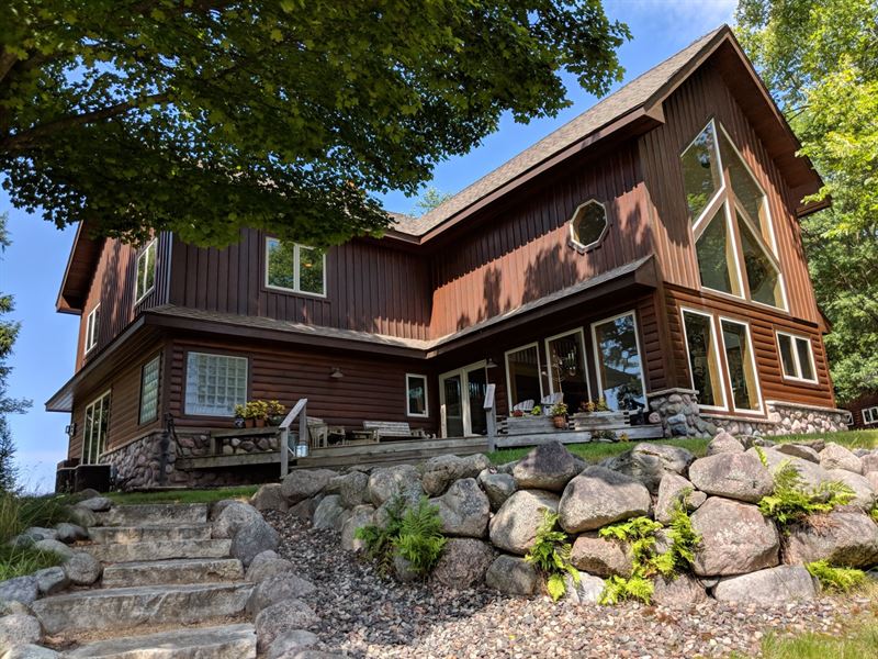 Fantastic Home On 2 Lakes : Watersmeet : Gogebic County : Michigan