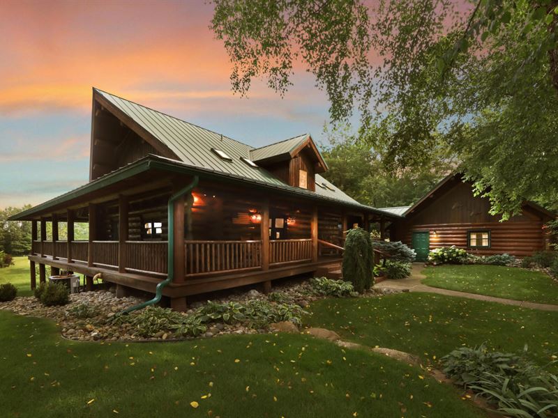 Stunning Log Home On 110 Acres, Farm for Sale in Michigan, 158048