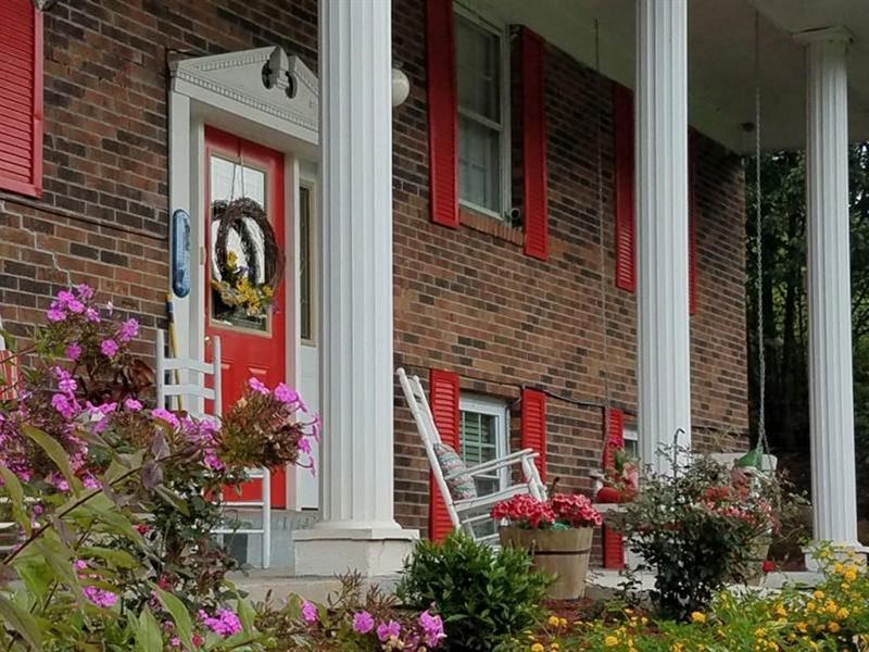 Landscaped Brick Home with A Pond : Sneedville : Hancock County : Tennessee