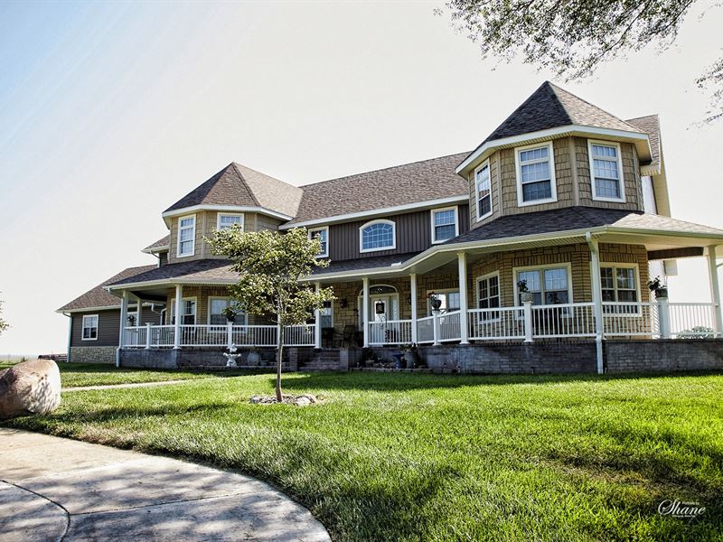 Country Home, 11 Acres, Cheyenne : Great Bend : Barton County : Kansas