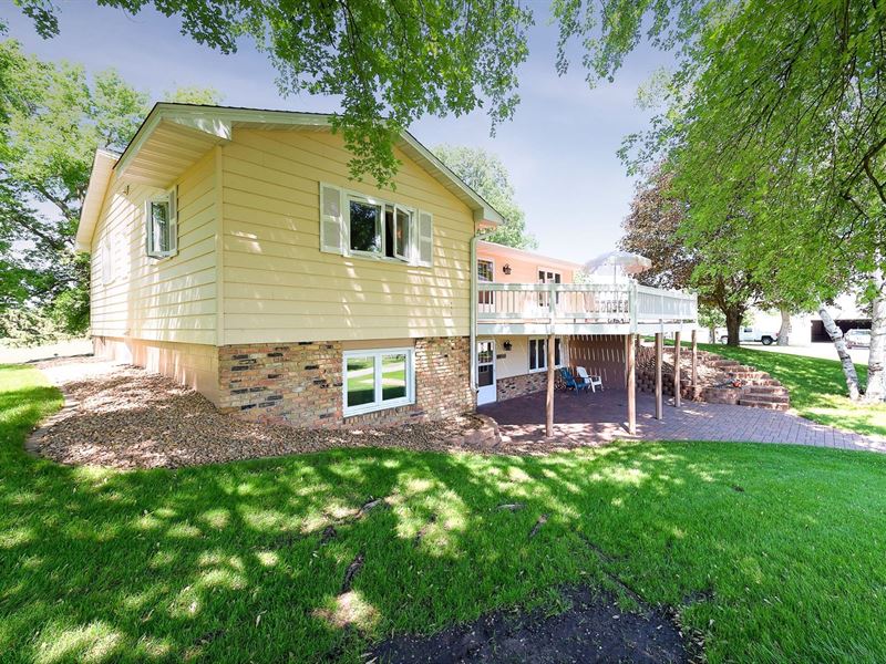 Annandale MN Country Home Buildings, Farm for Sale in Minnesota