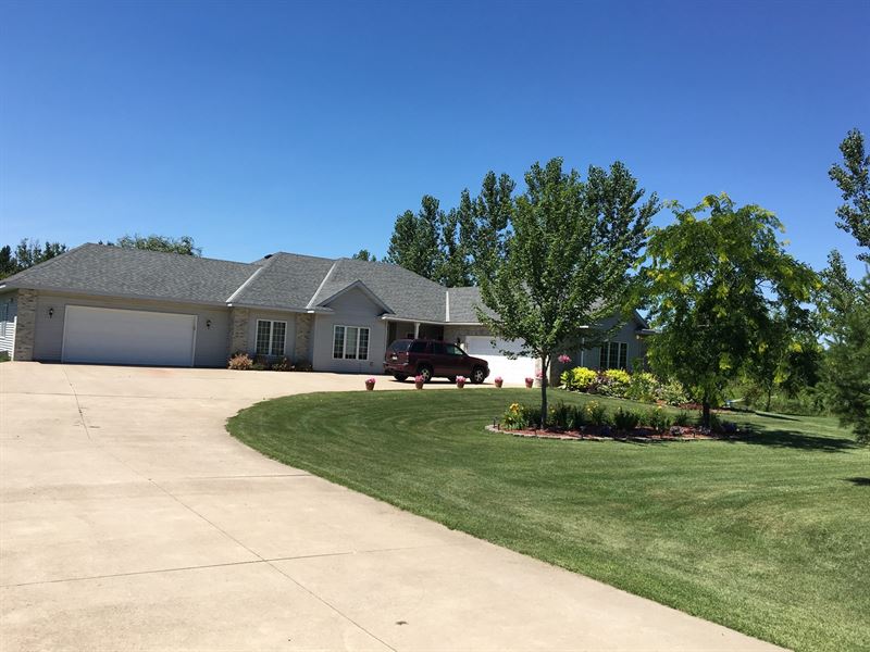 One Level Living Close to Milaca MN, Farm for Sale in Minnesota