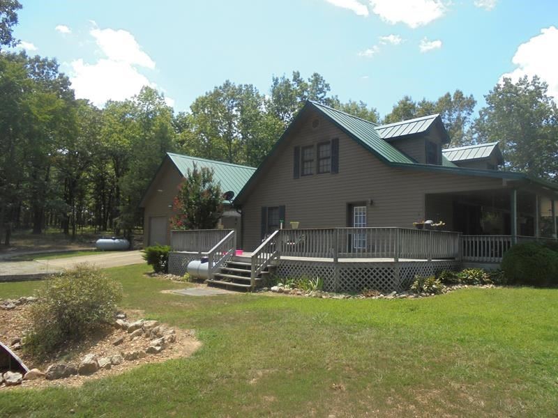 Country Home With Acreage Farm for Sale in Koshkonong, Howell County