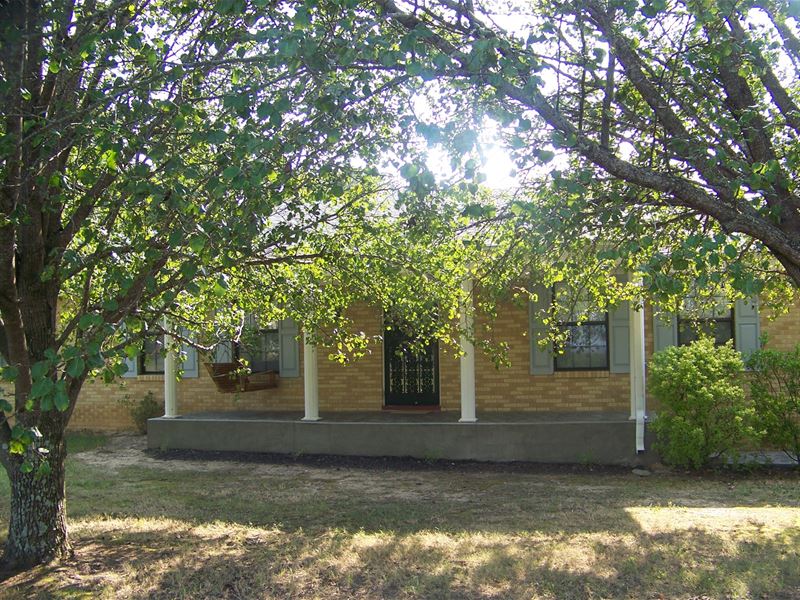 Five Bedroom Home Pool Beech Lake : Lexington : Henderson County : Tennessee