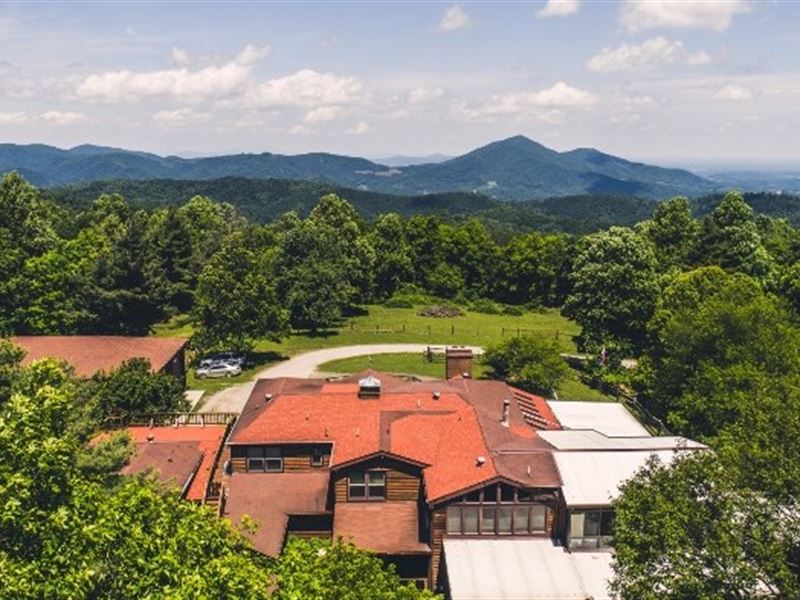 Lodge Retreat in Bent Mountain VA : Copper Hill : Floyd County : Virginia
