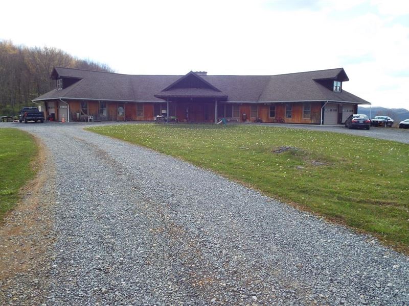 Large Custom Home Acreage North : North Tazewell : Tazewell County : Virginia
