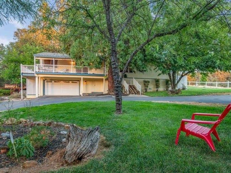 Horse Facility Country Home Grass : Grass Valley : Nevada County : California