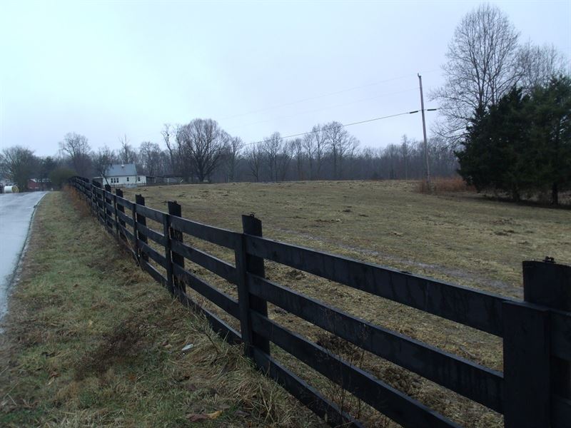 Simple Country Living, House Farm : Liberty : Casey County : Kentucky
