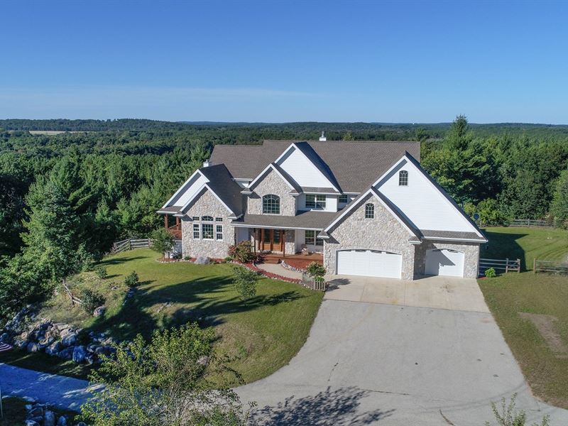 Large Upscale Home, Acreage Farm for Sale in Waupaca, Waupaca County