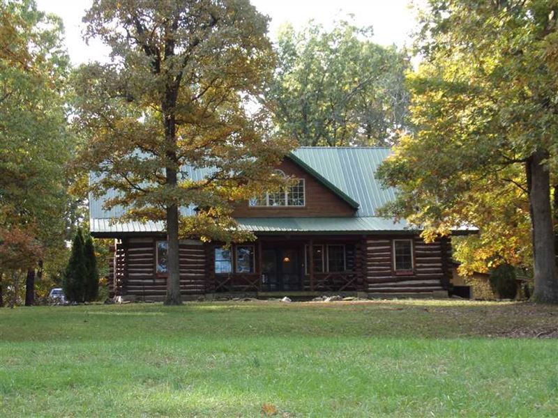 Log Home in The Woods on Acr : Pierce City : Newton County : Missouri