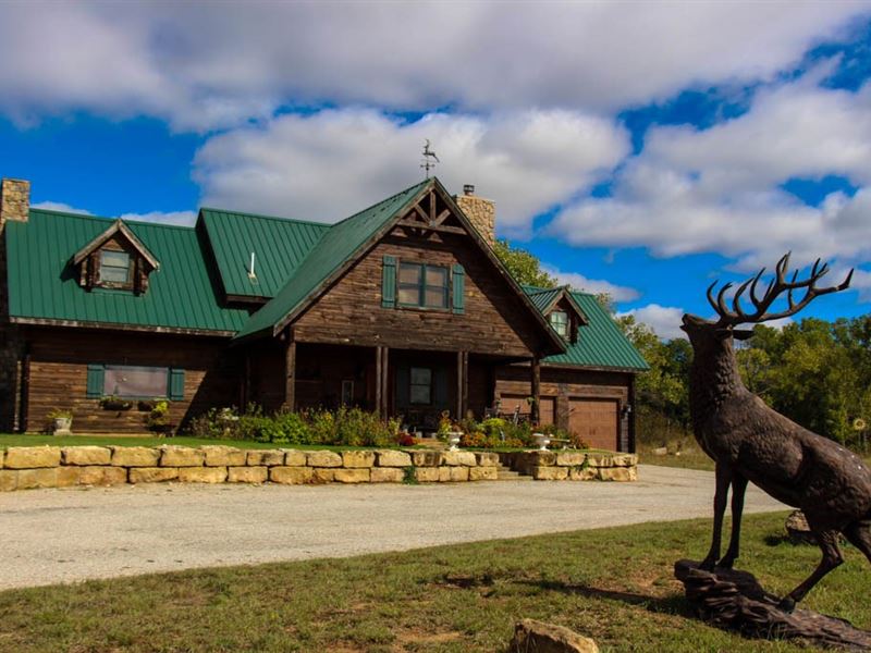 154.5 Acre Log Cabin Lake Home : Attica : Harper County : Kansas