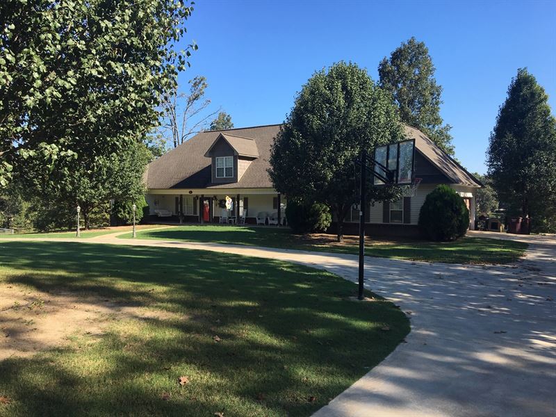 Lake Front Country Home Pocahontas Farm for Sale in Pocahontas