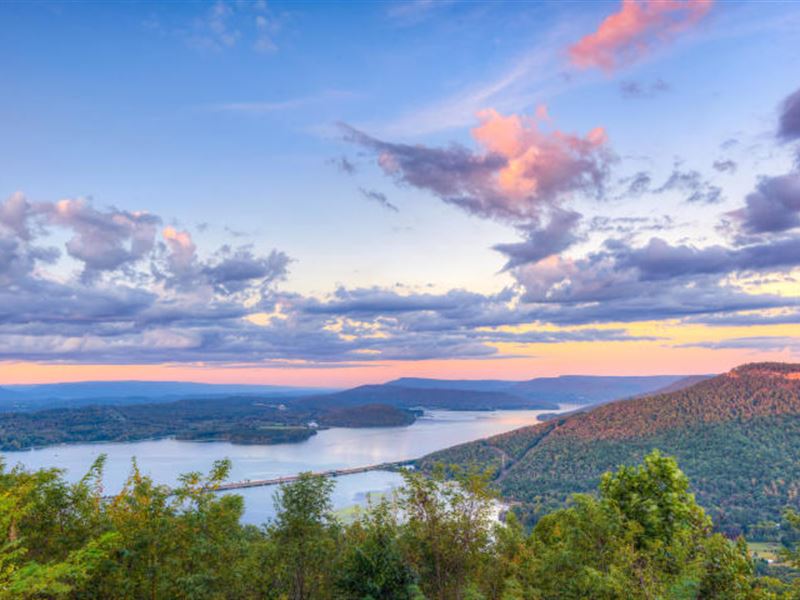 Amazing Views Of Nickajack Lake Farm for Sale in Bryant, Jackson