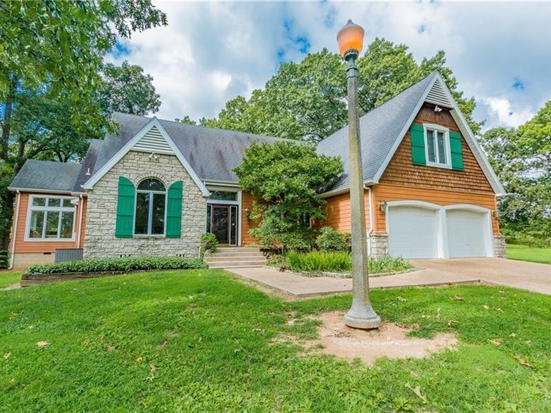 Pea Ridge Estate Home Acreage, Farm for Sale in Arkansas, 184528