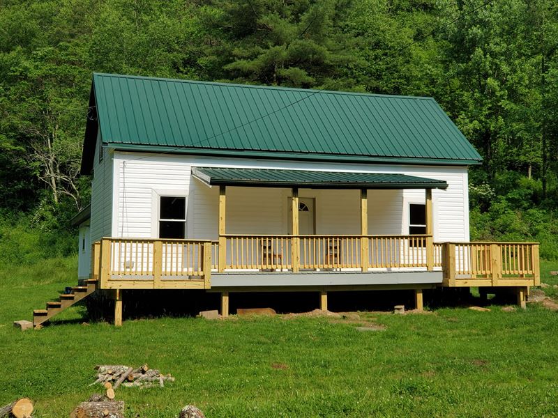 126 Acres with Farmhouse Retreat : Alma : Tyler County : West Virginia