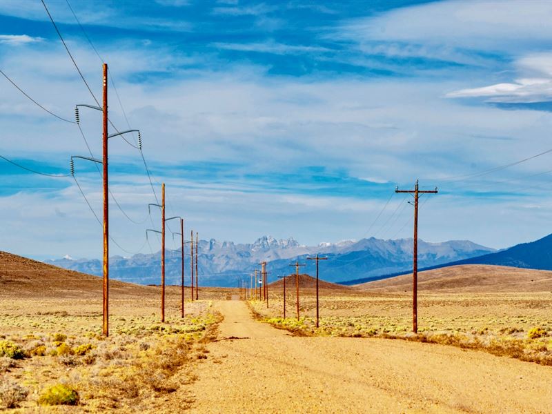 Ranch with Electric & Road Frontage : San Luis : Costilla County : Colorado