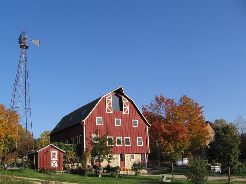 Restored 1914 Barn : Evansville : Rock County : Wisconsin
