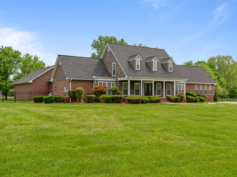 Gorgeous Home On 12 Acres : Hendersonville : Sumner County : Tennessee