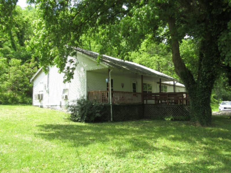 162+Ac, Home, Barns, Ponds, Creek Farm for Sale in Gainesboro, Clay
