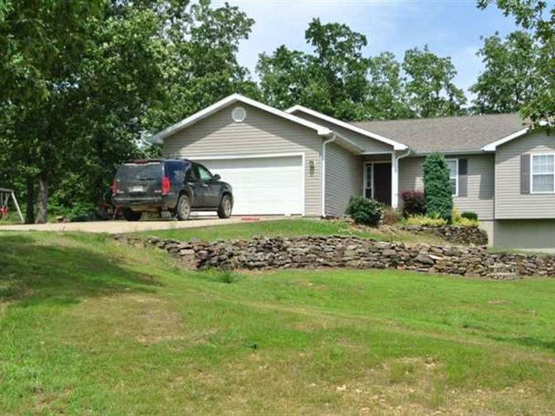 Large Home on 6 Acres for Sale : Poplar Bluff : Butler County : Missouri