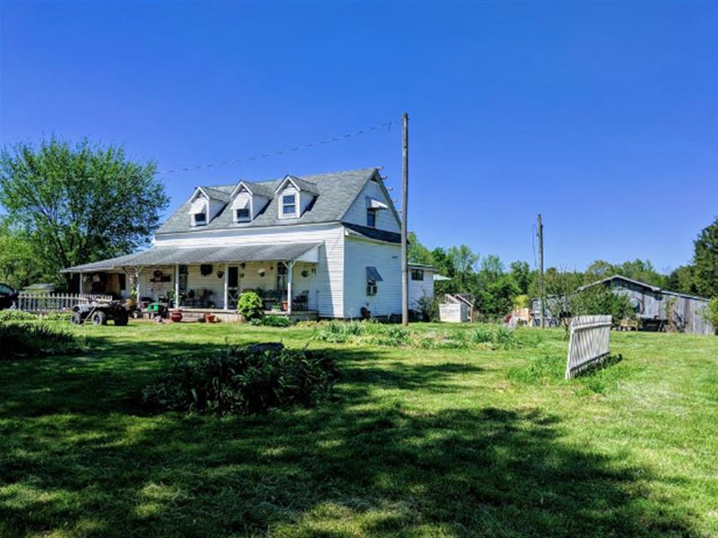 Rich In History Farm for Sale in Paris, Henry County, Tennessee